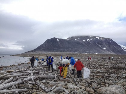 Cleaning up Svalbard Cleaning up Svalbard